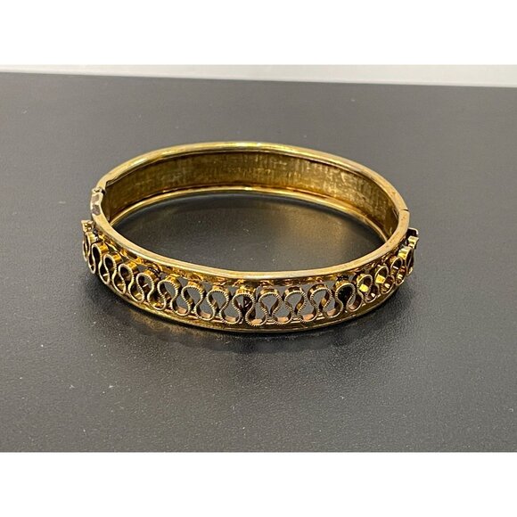 Vintage Gold-Toned Hinged Bangle Bracelet W/ Ornate Floral & Filigree Design - Picture 7 of 9